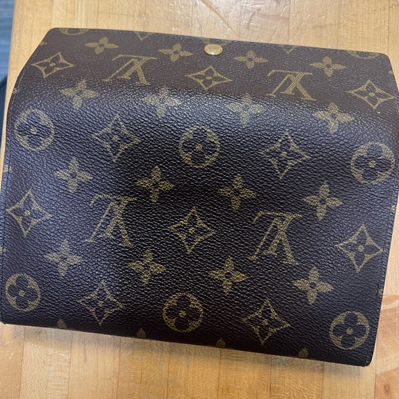 Authentic Sarah Louis Vuitton wallet - Picture 2 of 5